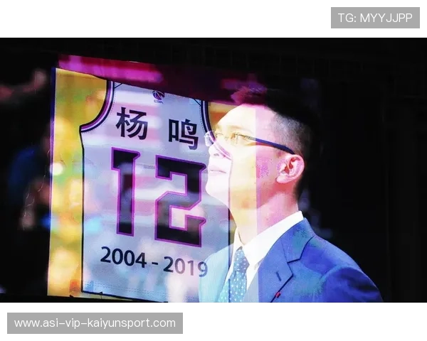 球员赛后把球衣交给对方球迷,原来那人曾为他捐过骨髓 球员赛后把球衣交给对方球迷,原来那人曾为他捐过骨髓